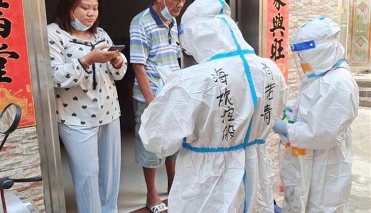 【平凡力量|旅控戰(zhàn)“疫”人物志⑤】貢獻志愿力量 筑起守護之墻——肖若青：一起努力，海南會好，彼此理解，守望相助